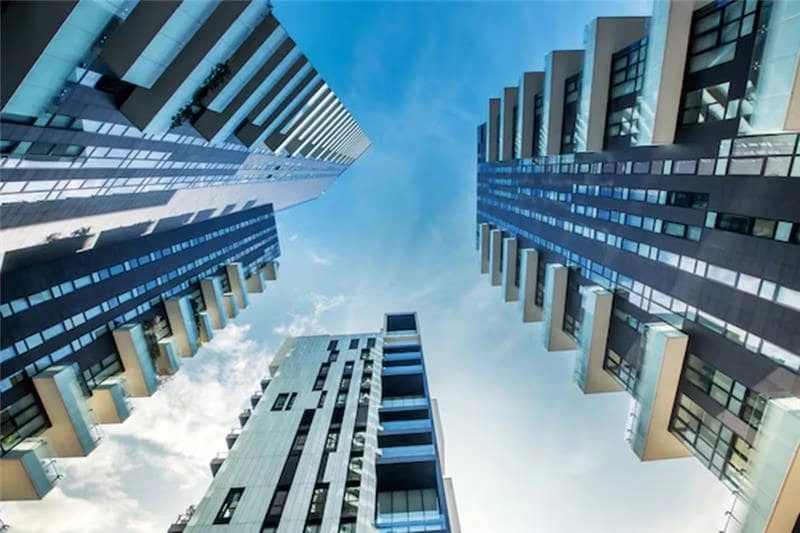 sale-leaseback finance UK strategy